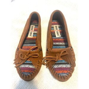 Minnetonka Brown Suede Fringe Moccasin Flats with Multicolor Pattern